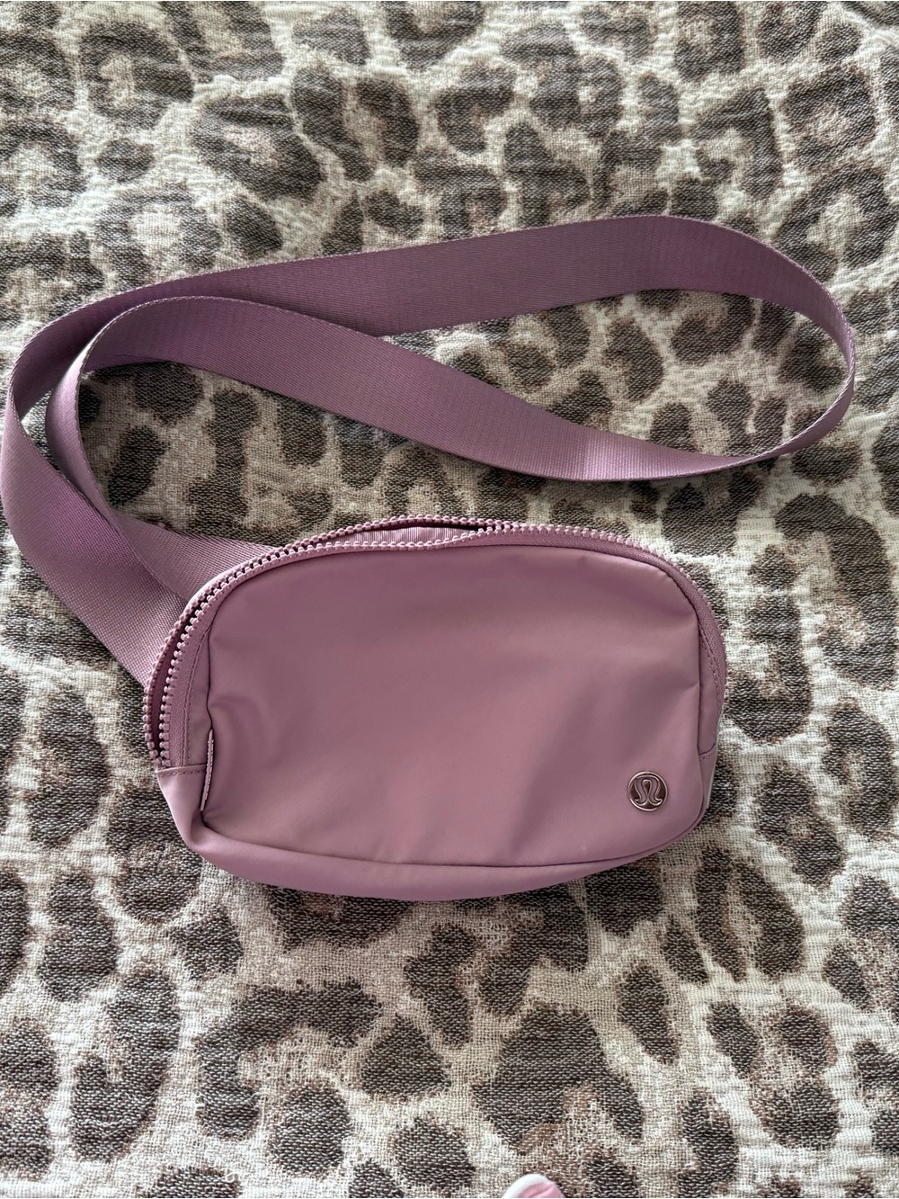 lululemon athletica Mauve Crossbody Belt Bag